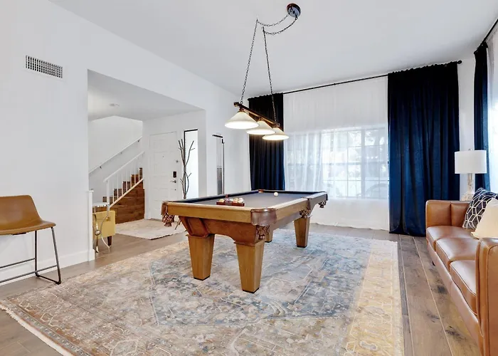 Desert Escape Minutes From Shopping, Dining & Golf