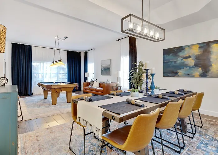 Desert Escape Minutes From Shopping, Dining & Golf *