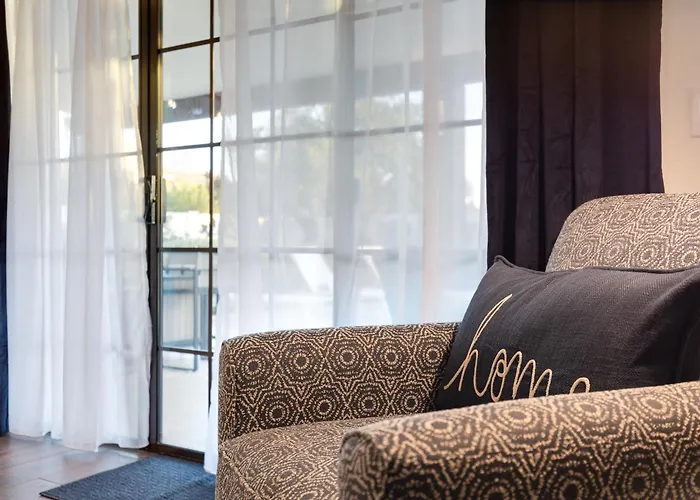 Desert Escape Minutes From Shopping, Dining & Golf * Phoenix