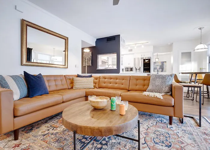 Desert Escape Minutes From Shopping, Dining & Golf