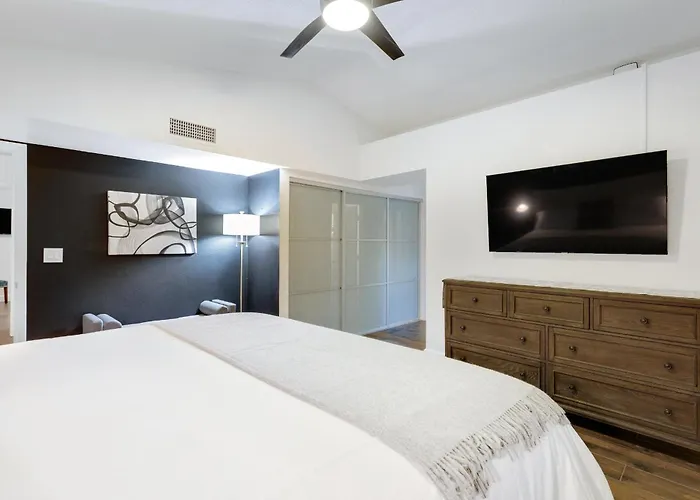 Holiday home Desert Escape Minutes From Shopping, Dining & Golf *
