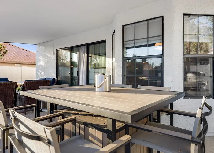 Desert Escape Minutes From Shopping, Dining & Golf Holiday home Phoenix