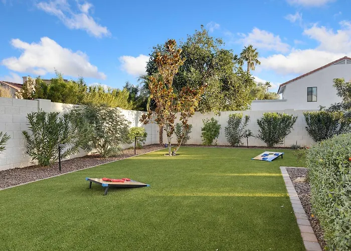 Holiday home Desert Escape Minutes From Shopping, Dining & Golf *