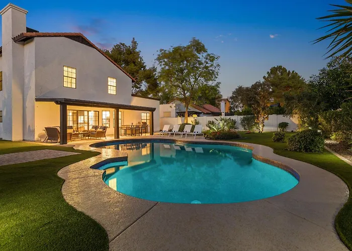 Desert Escape Minutes From Shopping, Dining & Golf Holiday home Phoenix