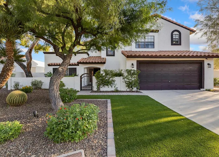 Desert Escape Minutes From Shopping, Dining & Golf Holiday home Phoenix
